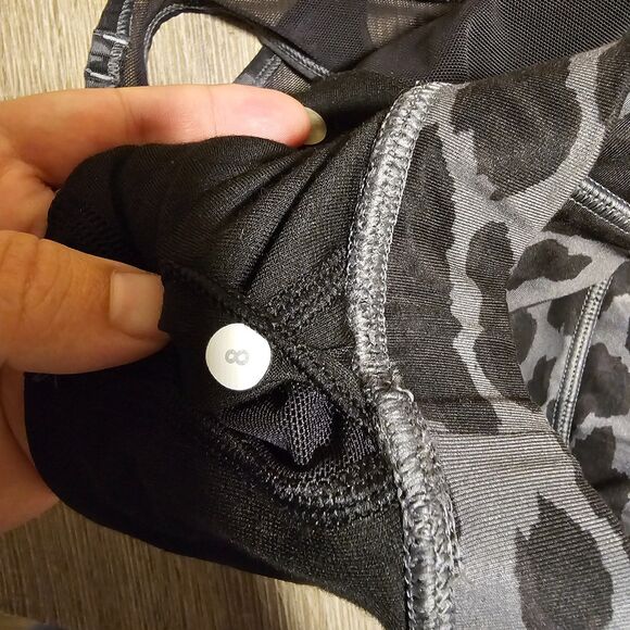 Lululemon Sports Bra Womens Gray 8 Leopard Print Mesh Racerback Sports Yoga - Picture 5 of 5